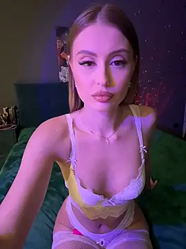 Snapshot of Sweet__Milly chatting on 10, 1, 2025 Sweet  Milly online show from 10, 1, 2025