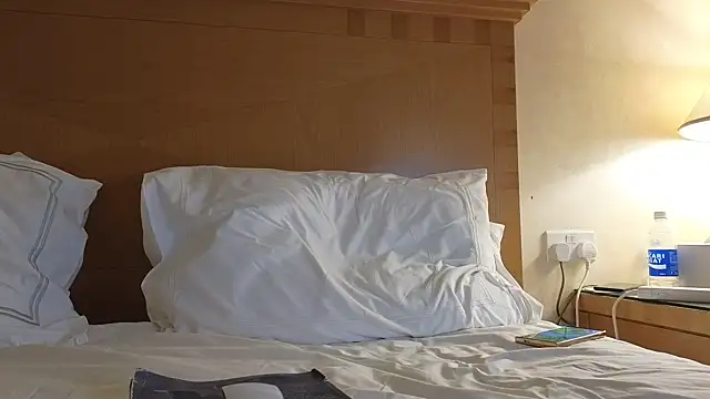 Mr-and-Mrs-Smith online show from 18, 3, 2025