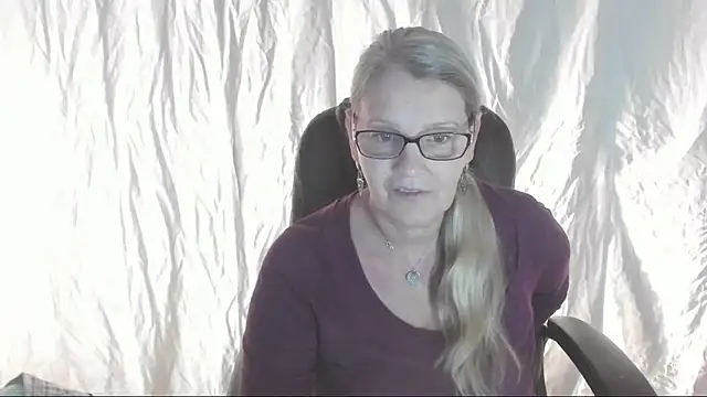 irinamaux online show from 9, 3, 2025