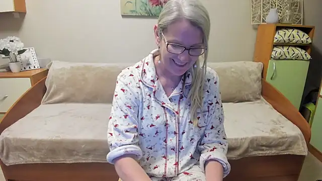 irinamaux online show from 15, 3, 2025