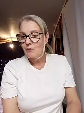 irinamaux online show from 6, 11, 2025