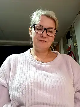 Snapshot of irinamaux chatting on 21, 4, 2026 irinamaux online show from 21, 4, 2026