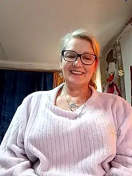 Snapshot of irinamaux chatting on 23, 4, 2026 irinamaux online show from 23, 4, 2026