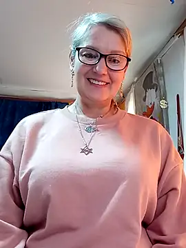 Snapshot of irinamaux chatting on 24, 4, 2026 irinamaux online show from 24, 4, 2026