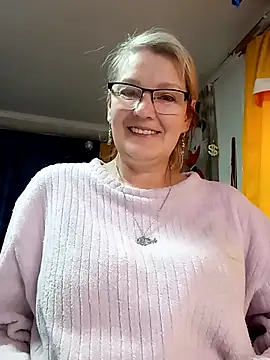 Snapshot of irinamaux chatting on 28, 4, 2026 irinamaux online show from 28, 4, 2026