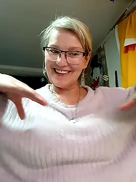 Snapshot of irinamaux chatting on 29, 4, 2026 irinamaux online show from 29, 4, 2026