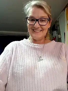 Snapshot of irinamaux chatting on 11, 5, 2026 irinamaux online show from 11, 5, 2026