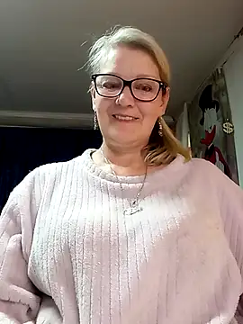 Snapshot of irinamaux chatting on 12, 5, 2026 irinamaux online show from 12, 5, 2026