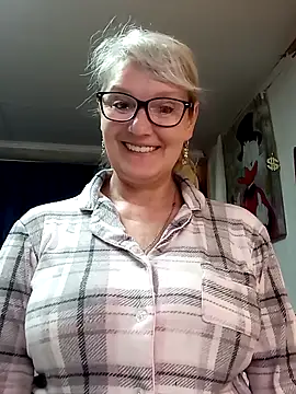 Snapshot of irinamaux chatting on 15, 5, 2026 irinamaux online show from 15, 5, 2026