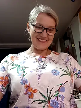Snapshot of irinamaux chatting on 24, 5, 2026 irinamaux online show from 24, 5, 2026
