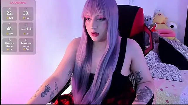 Snapshot of _Skie_ chatting on 2, 2, 2025 Skie online show from 2, 2, 2025