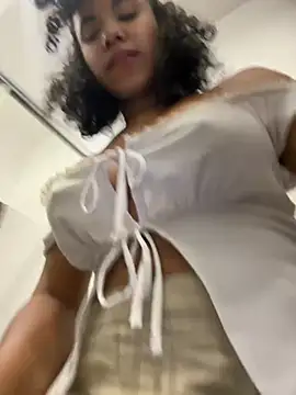 Snapshot of Brunettexio chatting on 8, 12, 2024 Brunettexio online show from 8, 12, 2024