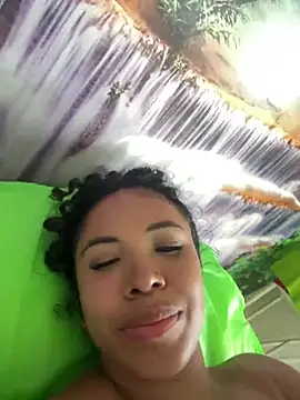 Snapshot of Brunettexio chatting on 14, 2, 2025 Brunettexio online show from 14, 2, 2025