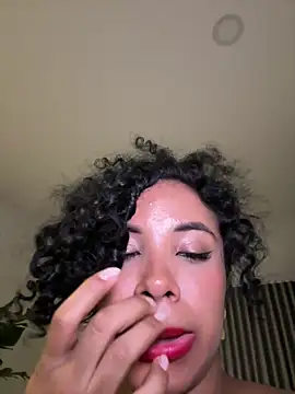 Snapshot of Brunettexio chatting on 7, 3, 2025 Brunettexio online show from 7, 3, 2025