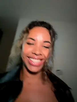 Snapshot of Brunettexio chatting on 17, 10, 2025 Brunettexio online show from 17, 10, 2025