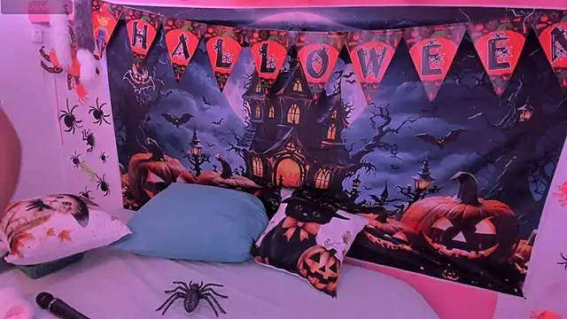 charlotte-11 online show from 25, 10, 2025