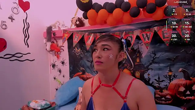 charlotte-11 online show from 29, 10, 2025