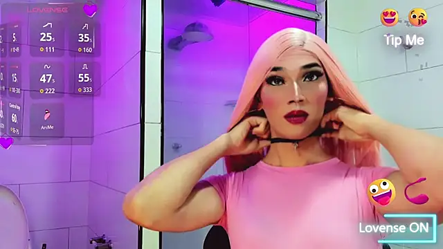 Snapshot of Victoria_Kastelo chatting on 7, 11, 2025 Victoria Kastelo online show from 7, 11, 2025