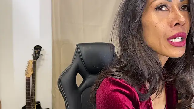 Snapshot of TheWildMiu chatting on 24, 2, 2025 TheWildMiu online show from 24, 2, 2025