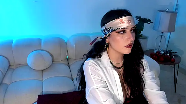 freya bella  online show from 3, 10, 2025