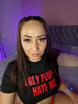 Snapshot of LeeTizia chatting on 23, 2, 2025 LeeTizia online show from 23, 2, 2025