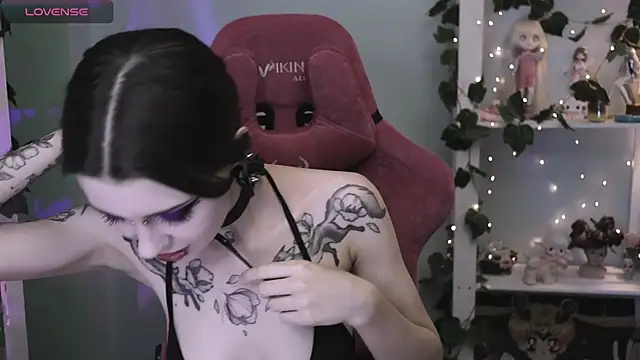 prettybones online show from 8, 8, 2026