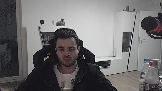 SharkLuigi online show from 3, 1, 2025