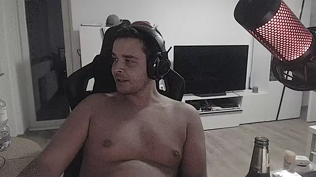 SharkLuigi online show from 25, 10, 2025