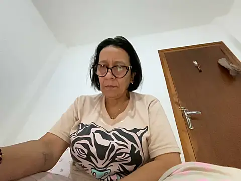 sweeviolet online show from 2, 4, 2026