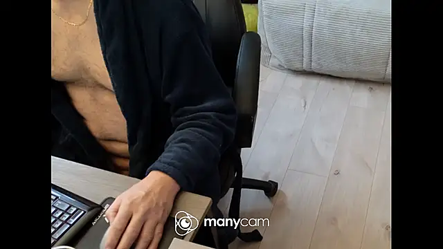 Snapshot of lolacharly@xh chatting on 8, 1, 2026 lolacharlyxh online show from 8, 1, 2026