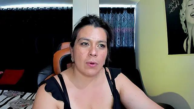 martina foxy  online show from 12, 2, 2025