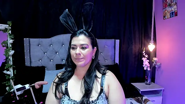 martina foxy  online show from 21, 2, 2025