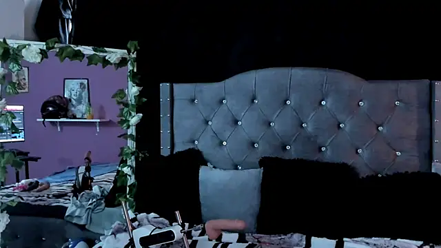 martina foxy  online show from 6, 3, 2025