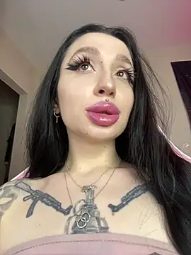 Snapshot of Molly__Moon chatting on 20, 4, 2026 Molly Moon online show from 20, 4, 2026