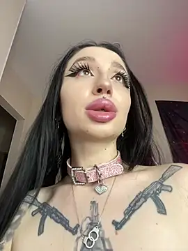 Snapshot of Molly__Moon chatting on 27, 4, 2026 Molly Moon online show from 27, 4, 2026