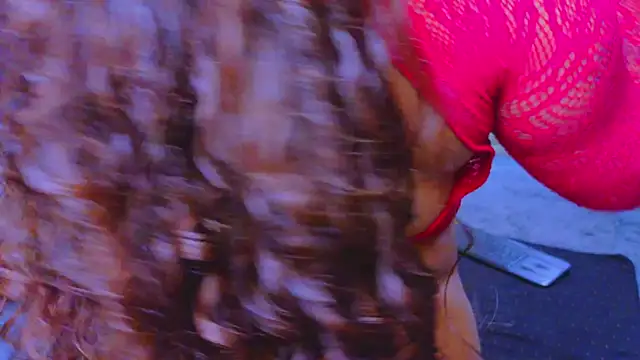 Isa  Blanc online show from 16, 9, 2025