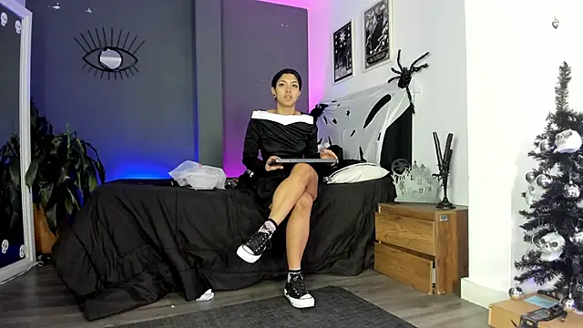 Snapshot of Raven_Witch_ chatting on 5, 12, 2025 Raven Witch online show from 5, 12, 2025