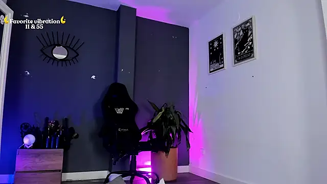 Raven Witch  online show from 16, 4, 2026