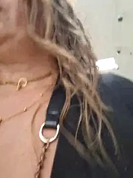 lauramcdowell1 online show from 14, 2, 2025