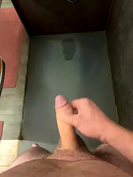 Snapshot of thestringer chatting on 14, 10, 2025 thestringer online show from 14, 10, 2025