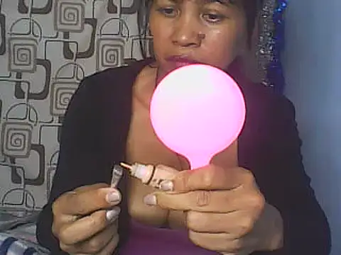 Snapshot of nene_belle chatting on 24, 3, 2026 nene belle online show from 24, 3, 2026