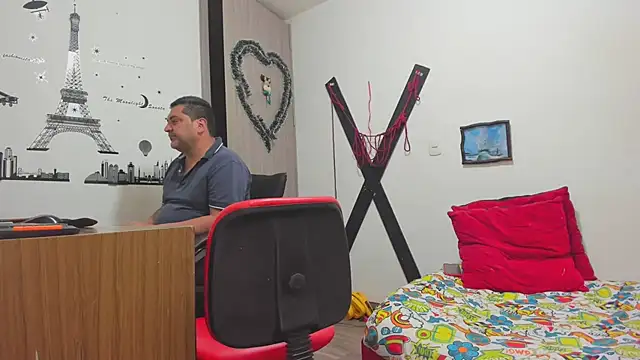 hotandfierylatinos2023 online show from 25, 2, 2025