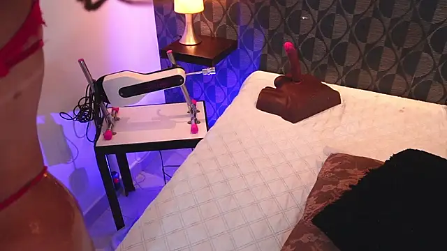 Snapshot of SharomRoss chatting on 14, 2, 2026 SharomRoss online show from 14, 2, 2026