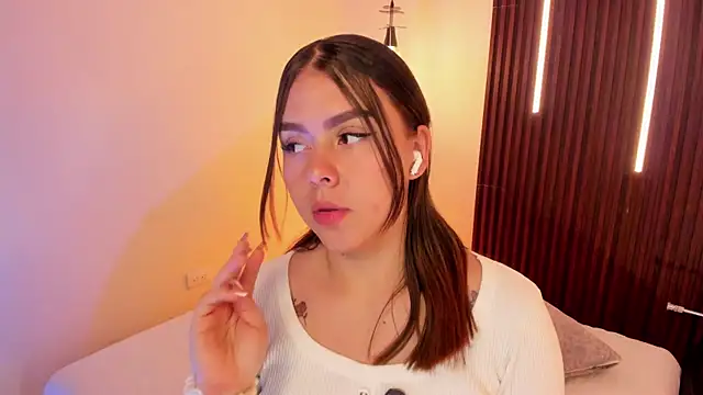 Snapshot of ArianaBaker chatting on 23, 4, 2026 ArianaBaker online show from 23, 4, 2026