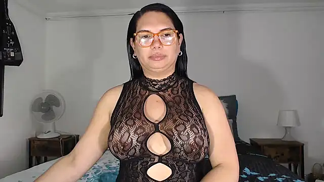 Snapshot of flowerdirtty chatting on 19, 6, 2026 flowerdirtty online show from 19, 6, 2026