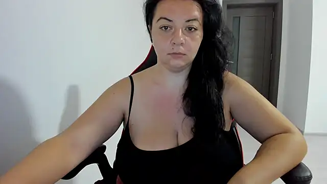 Snapshot of amiraisa11 chatting on 10, 9, 2025 amiraisa11 online show from 10, 9, 2025