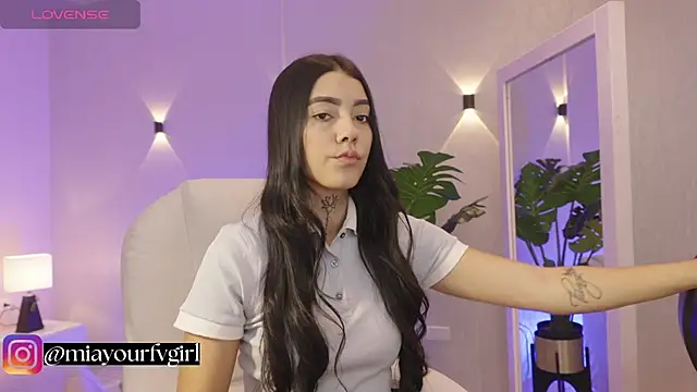 miagomezweb1 online show from 18, 10, 2025