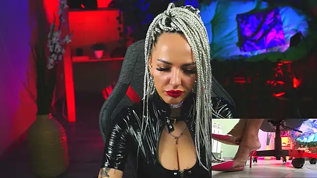 MonicaMaxwel online show from 10, 2, 2025