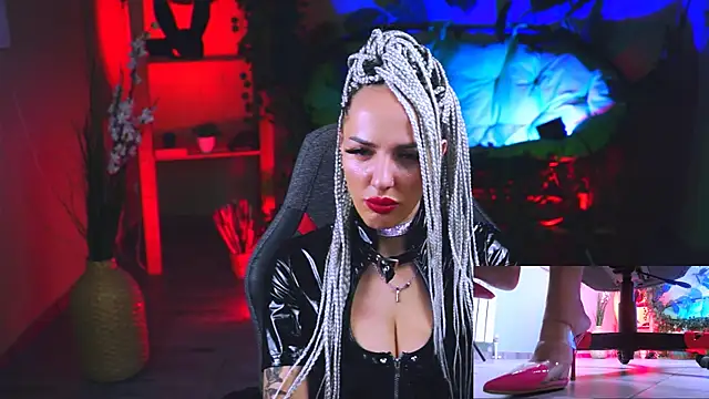 MonicaMaxwel online show from 10, 2, 2025