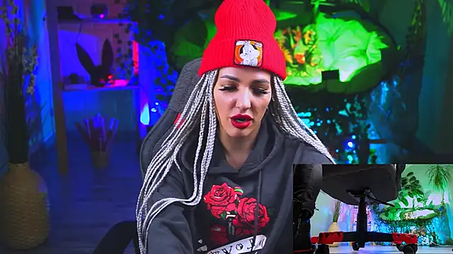 MonicaMaxwel online show from 4, 3, 2025